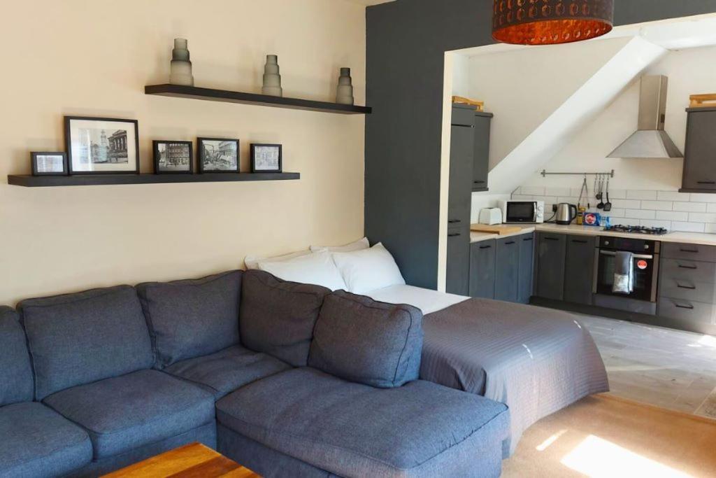 Large Studio Room In City Centre Престон Экстерьер фото